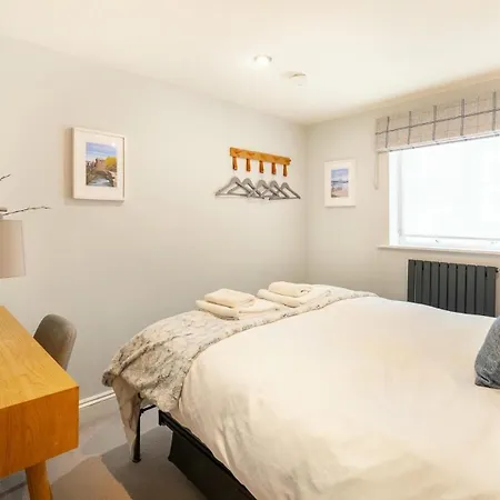 3 Bed In Portinscale Oc-Lr051 *