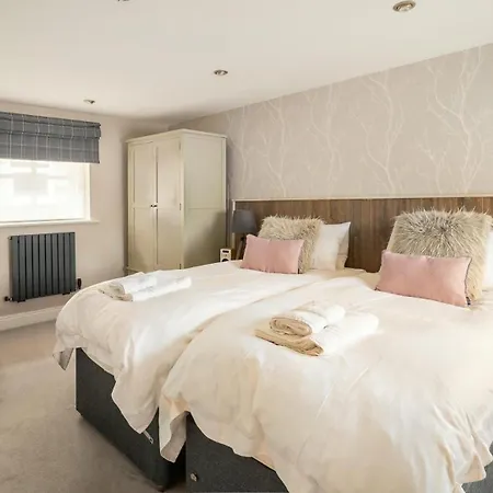 3 Bed In Portinscale Oc-Lr051 דירה