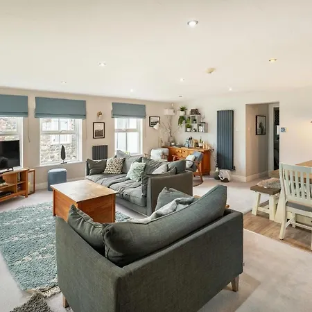 3 Bed In Portinscale Oc-Lr051 דירה